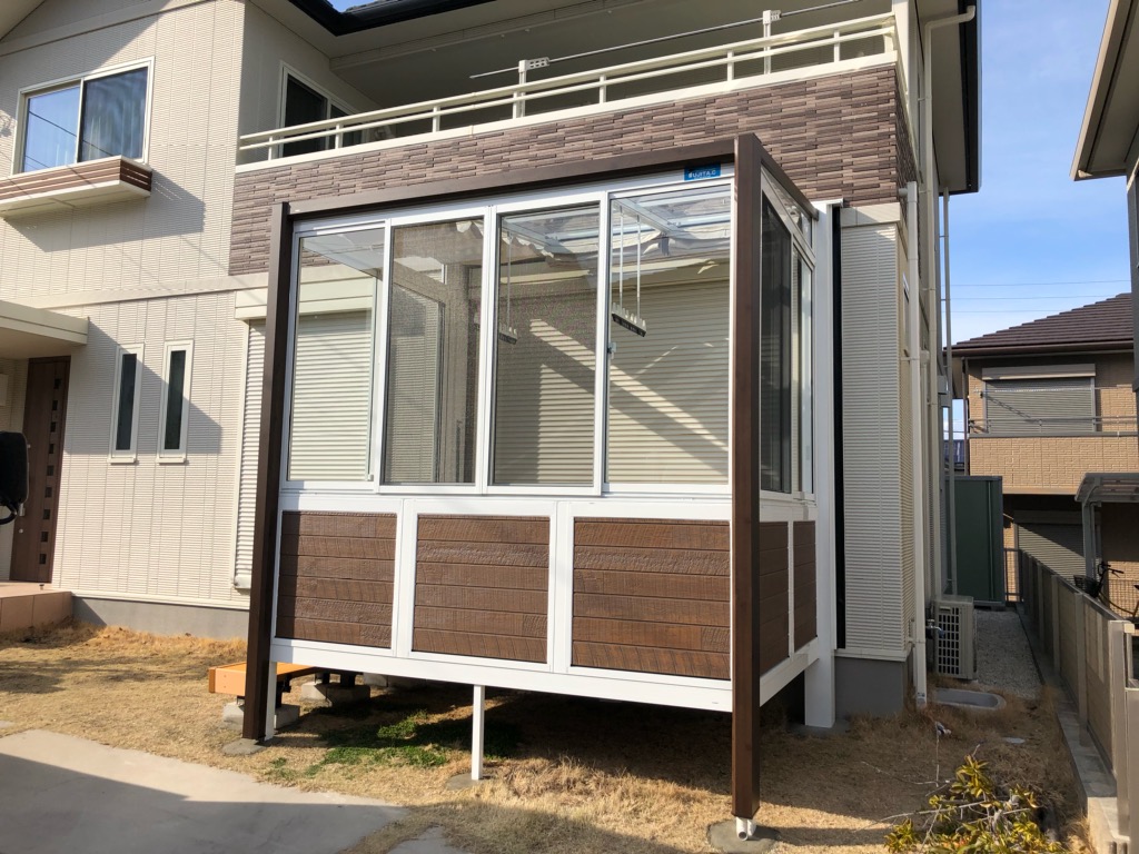 ハピーナ人工木納まり 独立納まり 腰壁あり